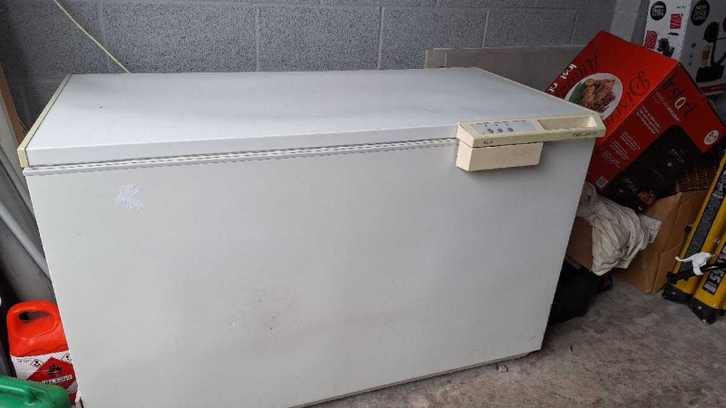 Chest Freezer No cash offers. Old but still works, needs to go in the next day or so PR3 - removed for £0