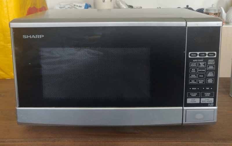 Microwave No cash offers. Sharp silver microwave, works fine but it has rust inside. NW2 - removed for £0