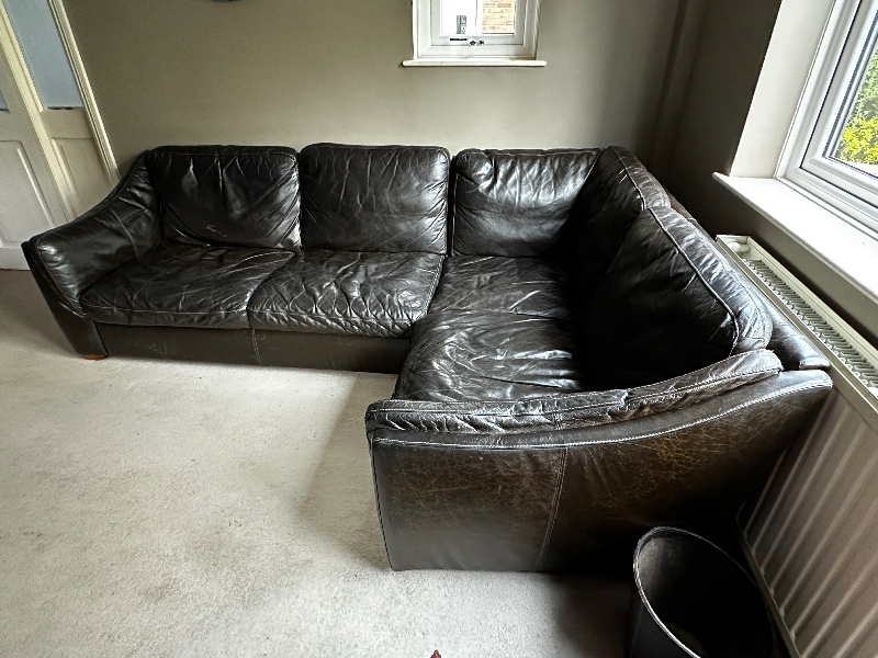 Leather corner sofa No cash offers. Alexander James leather corner sofa. Dark Brown. Generally good condition. Few scuff marks on bottom edges from shoes and as picture shows one cushion starting to pull away from lining down the back edge. 

Comes in two parts to move. Connects with metal plates IG7 - removed for £0